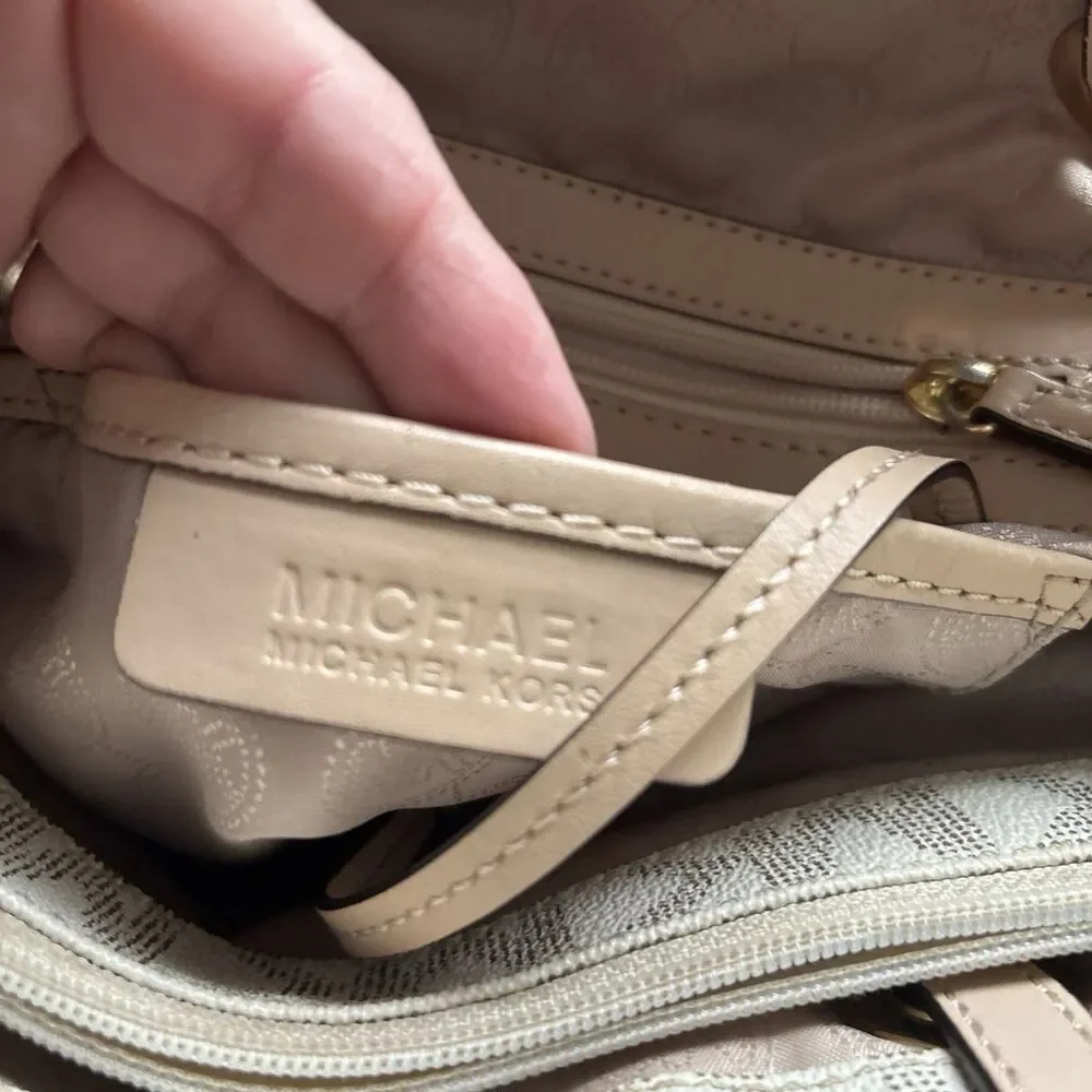 Michael Kors Jet Set Travel Tote Bag Vanilla Signature Monogram Medium